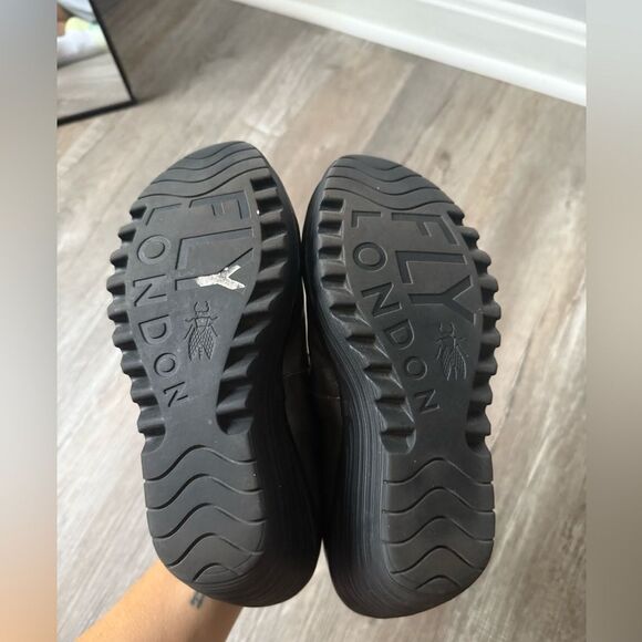 Fly London Metallic Silver Yasi Wedge Mary Jane Style Shoes Size Eur 38 Size 7.5 - Picture 7 of 12